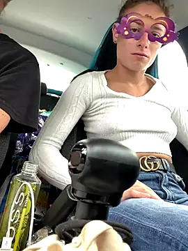 GoldenPussy1329 online show from October 15, 10:04 am