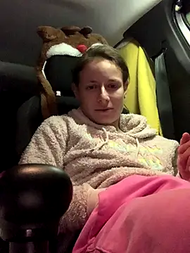 GoldenPussy1329 online show from November 19, 11:38 pm