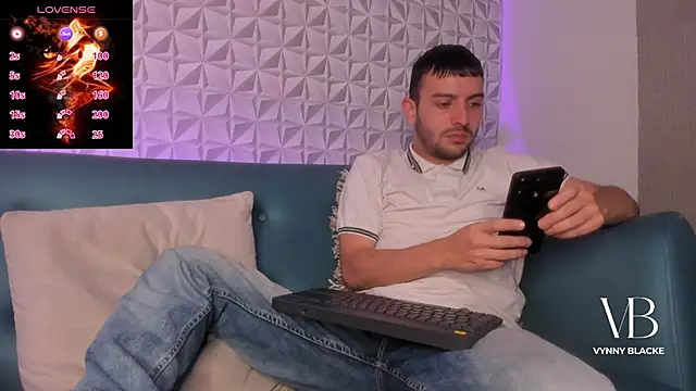 VynnyBlacke  online show from November 13, 7:24 pm