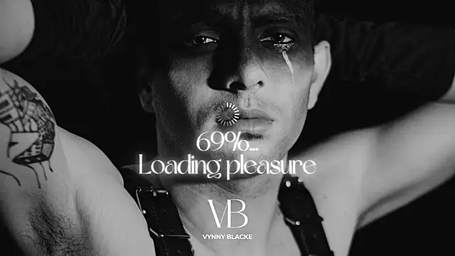 VynnyBlacke  online show from November 28, 10:45 pm