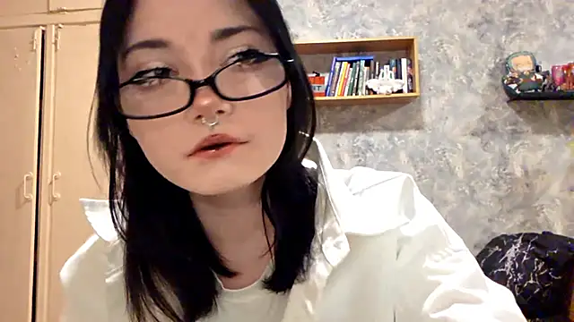 Beeping Creature online show from November 15, 7:21 pm