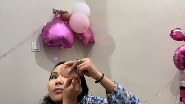 CarollFalick online show from October 18, 2:40 pm