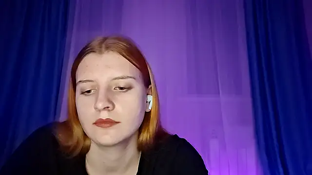 LynteriLain online show from November 5, 7:58 pm