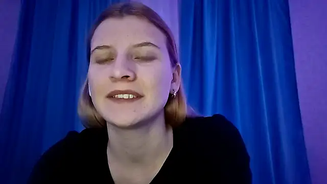 LynteriLain online show from December 1, 5:51 pm