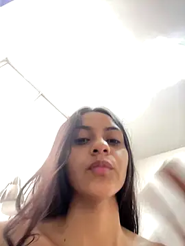 Snapshot of miluwatson chatting on October 18, 7:36 pm miluwatson online show from October 18, 7:36 pm