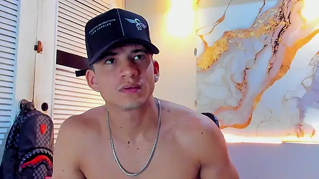 Snapshot of daniscot chatting on October 1, 3:56 am daniscot online show from October 1, 3:56 am