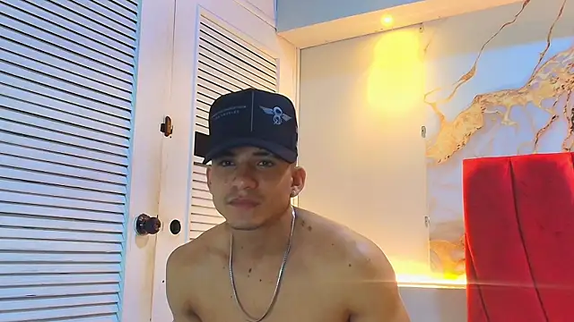 Snapshot of daniscot chatting on October 14, 3:51 am daniscot online show from October 14, 3:51 am