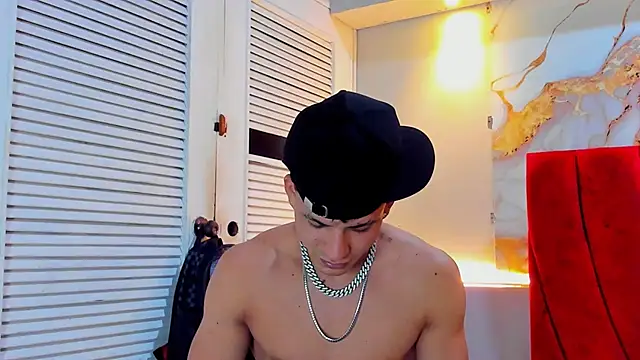 Snapshot of daniscot chatting on October 16, 4:13 am daniscot online show from October 16, 4:13 am