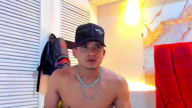 Snapshot of daniscot chatting on November 5, 3:39 am daniscot online show from November 5, 3:39 am