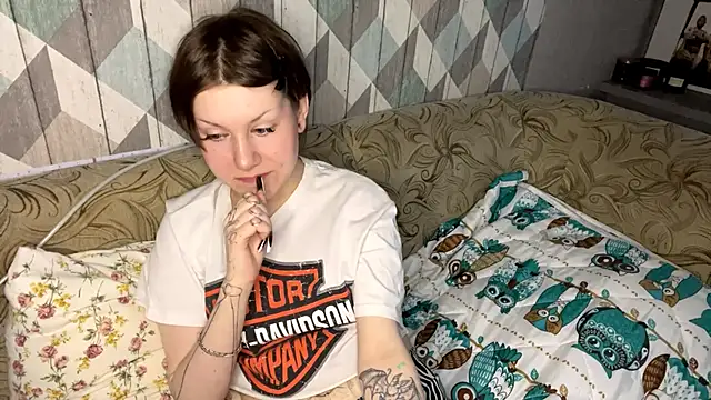 RebelKitsune online show from November 23, 6:35 am