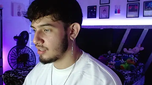 Snapshot of Sebasxxl12 chatting on October 4, 10:52 pm Sebasxxl12 online show from October 4, 10:52 pm