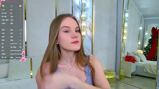 Lili Lohan online show from November 29, 5:05 pm