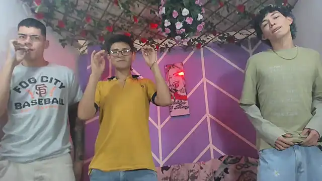 Snapshot of nexusboyhot chatting on September 29, 7:40 pm nexusboyhot online show from September 29, 7:40 pm