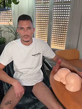 Snapshot of WildFlame2525 chatting on October 10, 1:10 pm WildFlame2525 online show from October 10, 1:10 pm