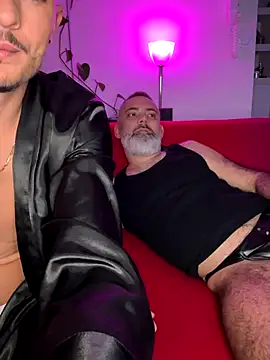 Snapshot of WildFlame2525 chatting on November 19, 6:52 pm WildFlame2525 online show from November 19, 6:52 pm