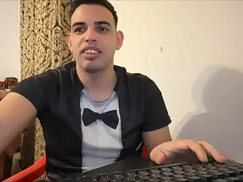 Snapshot of _Djonson_ chatting on October 1, 6:25 pm Djonson online show from October 1, 6:25 pm