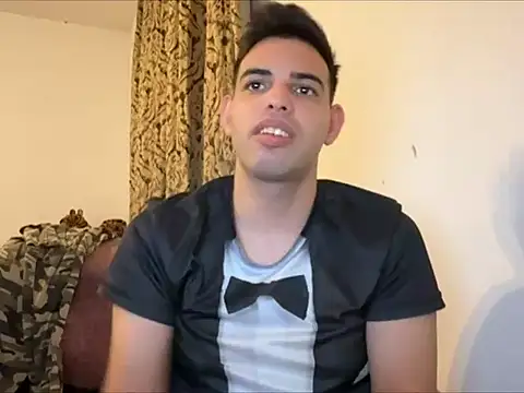 Snapshot of _Djonson_ chatting on October 12, 2:32 am Djonson online show from October 12, 2:32 am