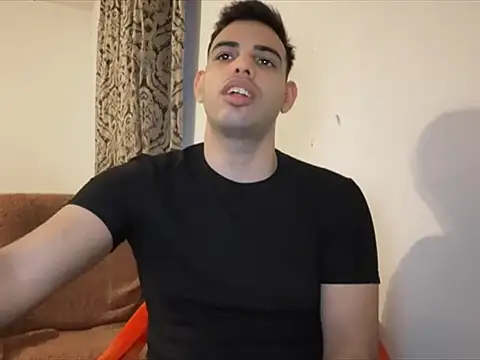 Snapshot of _Djonson_ chatting on October 26, 4:18 am Djonson online show from October 26, 4:18 am