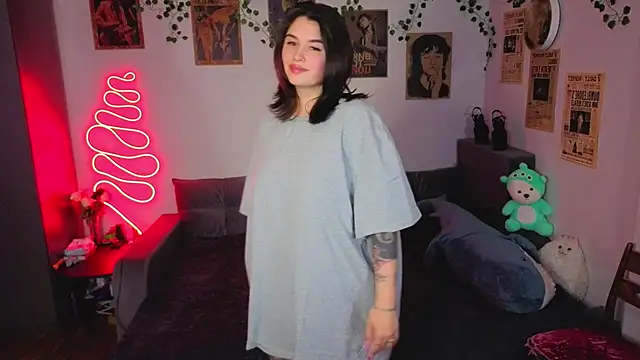 kira kick online show from October 30, 4:41 pm