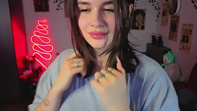 kira kick online show from November 3, 5:14 pm