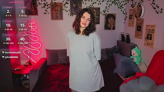 kira kick online show from November 11, 4:51 pm