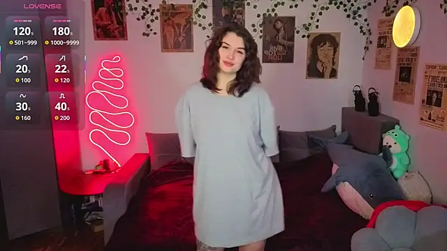 kira kick online show from November 12, 4:29 pm