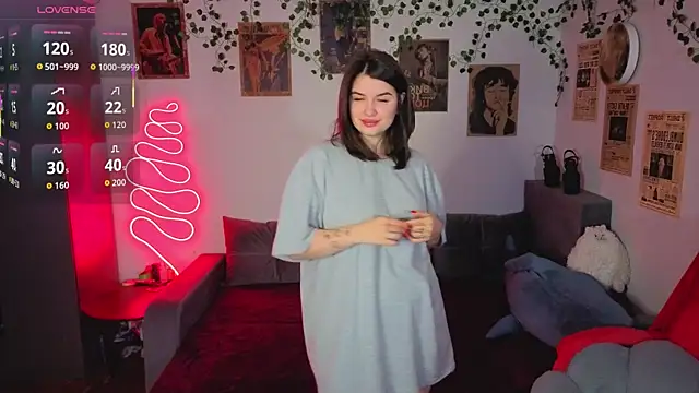 kira kick online show from November 21, 8:24 am