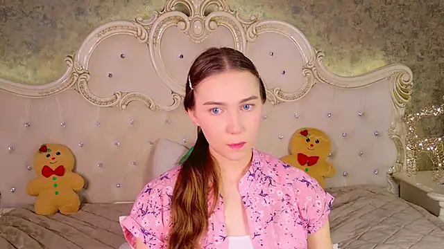 OliviaLay online show from December 5, 11:19 am