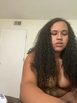 Snapshot of nicolette356 chatting on December 16, 1:43 am nicolette356 online show from December 16, 1:43 am