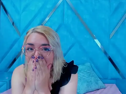 Eily Blunts online show from October 4, 1:42 pm