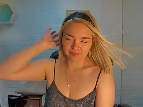 Eily Blunts online show from October 15, 7:58 pm