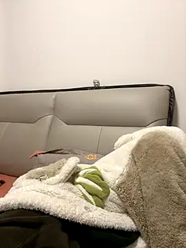 JdhdSjdj online show from November 18, 3:01 am