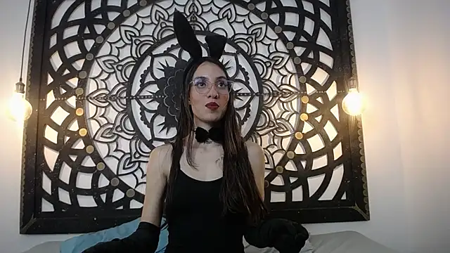 mara hil online show from October 3, 4:53 am