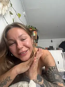 MiraLuna online show from November 6, 12:06 pm