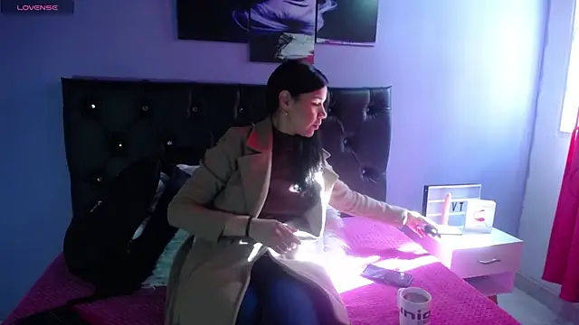 Jazmin ny online show from November 25, 1:33 pm