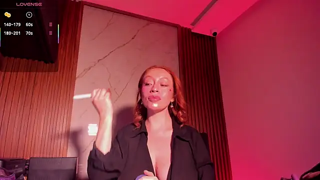 Snapshot of LucianaWainN chatting on November 1, 12:51 pm LucianaWainN online show from November 1, 12:51 pm