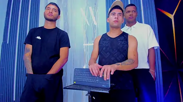 The Boy King online show from December 4, 3:10 pm