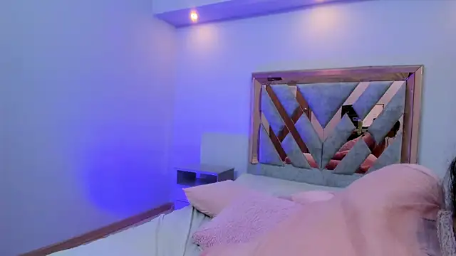 Snapshot of Annie_roselle chatting on October 9, 12:14 pm Annie roselle online show from October 9, 12:14 pm