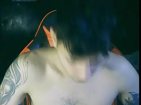 Snapshot of alessandro290 chatting on December 14, 7:29 pm alessandro290 online show from December 14, 7:29 pm