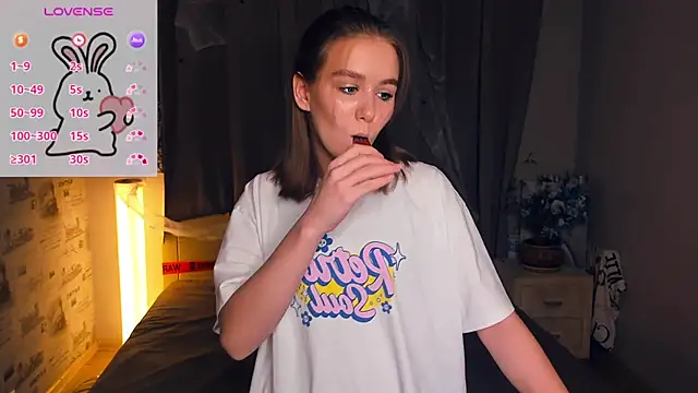 TienKnous online show from November 10, 7:13 pm