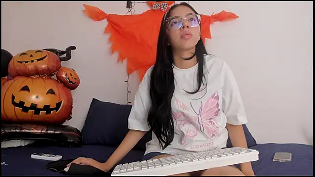 Ainoa Pink online show from October 17, 7:38 pm