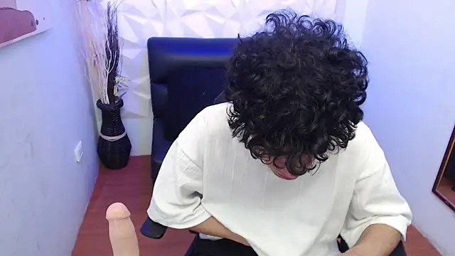 Liil boy online show from October 15, 3:39 am