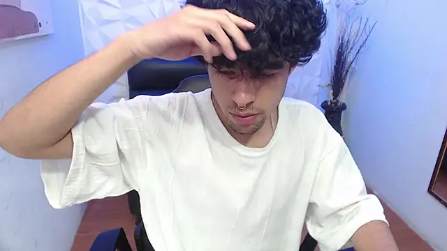 Liil boy online show from November 8, 6:46 am