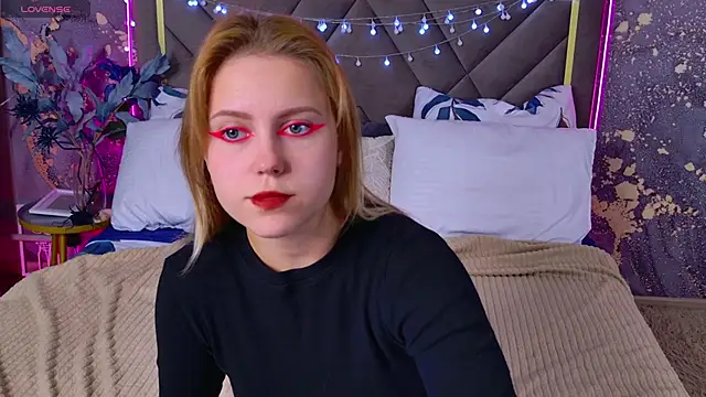 Snapshot of Stellahaart chatting on September 30, 12:32 pm Stellahaart online show from September 30, 12:32 pm