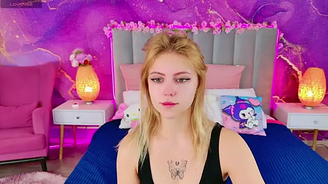 Snapshot of Stellahaart chatting on October 21, 5:19 am Stellahaart online show from October 21, 5:19 am