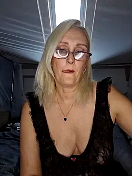 Jenny Blum online show from October 8, 8:01 am