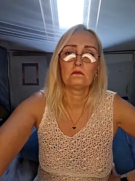 Jenny Blum online show from December 1, 1:05 pm