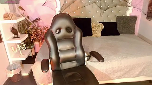 Snapshot of Miranda_Collins chatting on October 17, 3:53 am Miranda Collins online show from October 17, 3:53 am