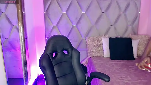 Snapshot of Miranda_Collins chatting on November 16, 11:05 am Miranda Collins online show from November 16, 11:05 am