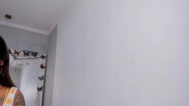 Snapshot of is_a_bell chatting on October 28, 1:58 pm is a bell online show from October 28, 1:58 pm